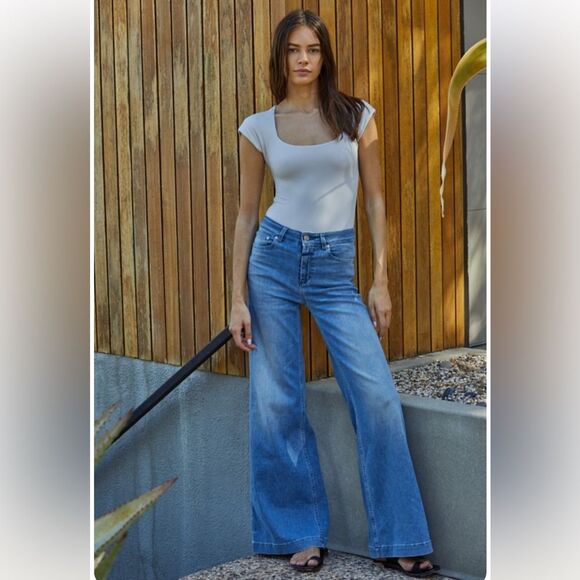 By Together Women’s M Square Neck Cap Sleeve Bodysuit Fog Gray Elevated Basic - Picture 5 of 8